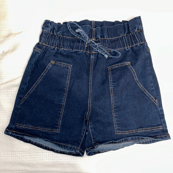 Shorts - Picture 1 of 2